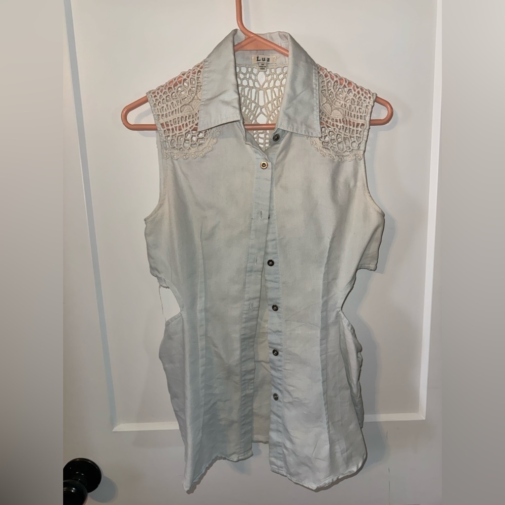 Sleeveless Lace Accent Button-Up Top